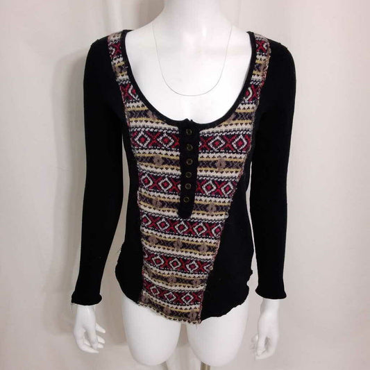 WE THE FREE BLACK AND SWEATER FRONT TOP SIZE SMALL TCC