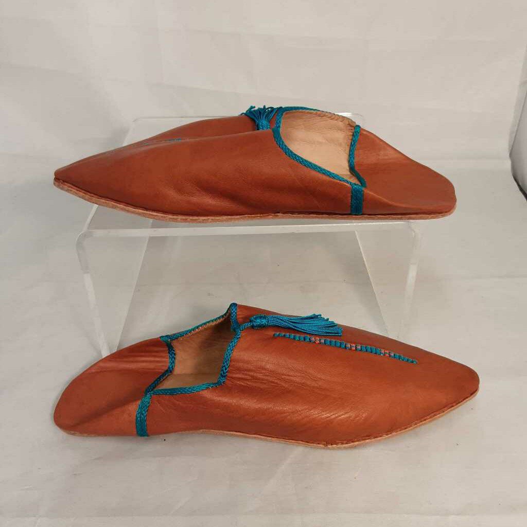 MARRAKESH SLIP ON HANDMADE SHOES TAN WITH BLUE TASSEL SIZE 7-7.5 TCC