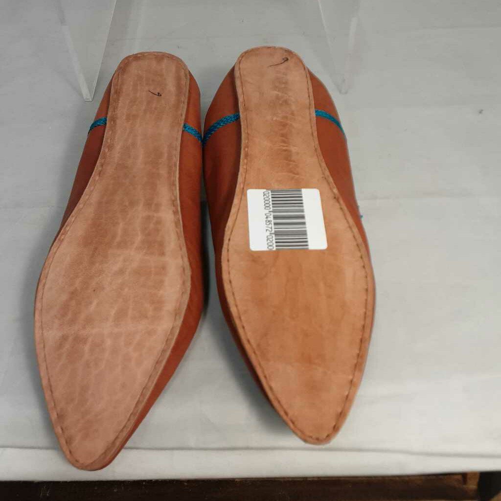 MARRAKESH SLIP ON HANDMADE SHOES TAN WITH BLUE TASSEL SIZE 7-7.5 TCC