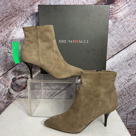 BRUNOMAGLI TAUPE SUEDE ANKLE BOOTIES SIZE 40/10 NWB TCC