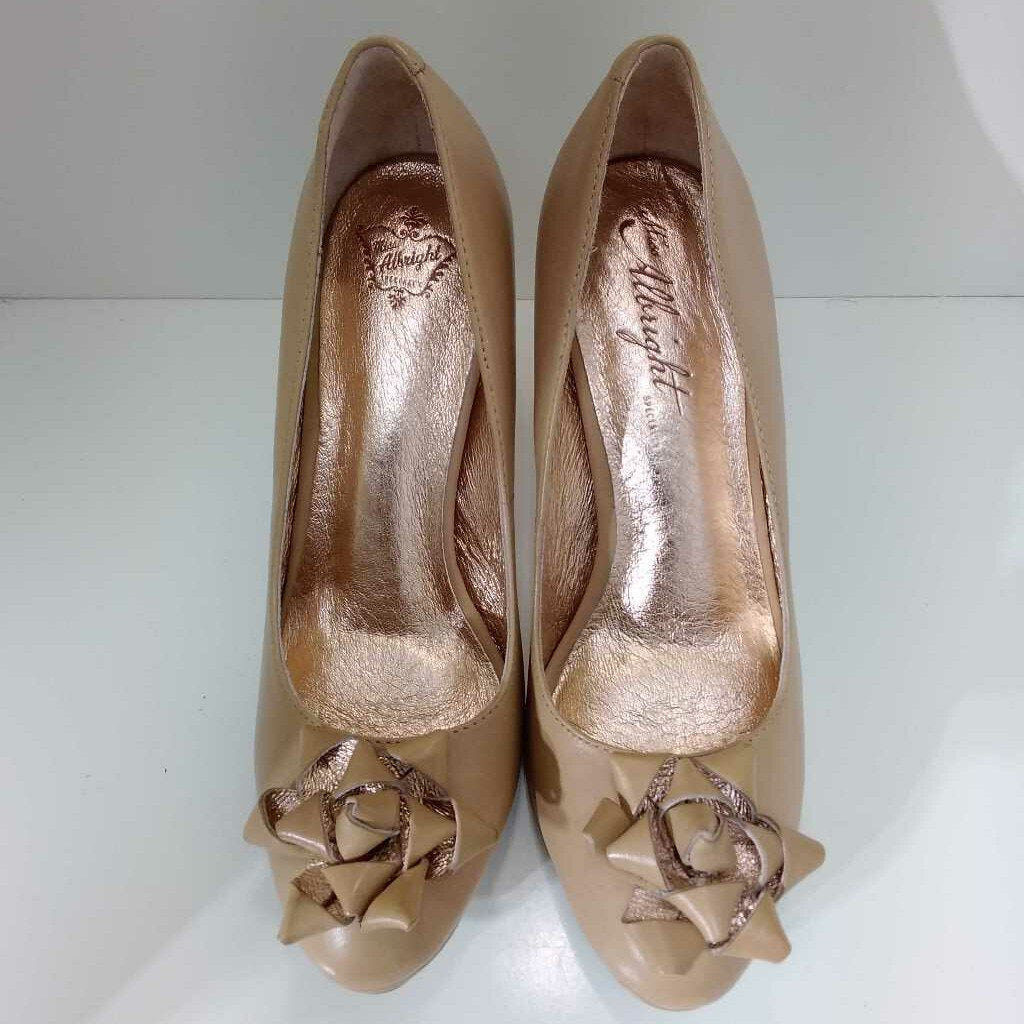 MISS ALBRIGHT TAN BOW HEELS NEW WITH BOX SIZE 7 WFD TCC